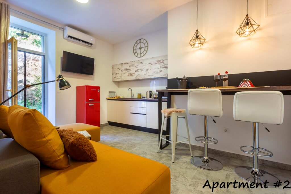pula apartment with garden